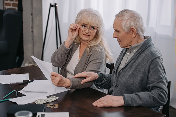 Veja as notícias sobre a surpresa na folha de pagamento INSS e como isso afeta os aposentados. (Fonte: Edição/Jornal JF)
