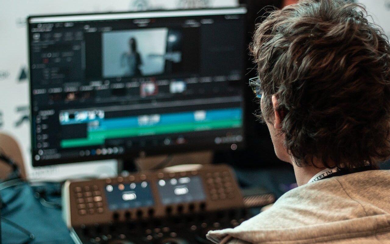 Editor de vídeo pode ser MEI- (Fonte: Reprodução/Pixabay)