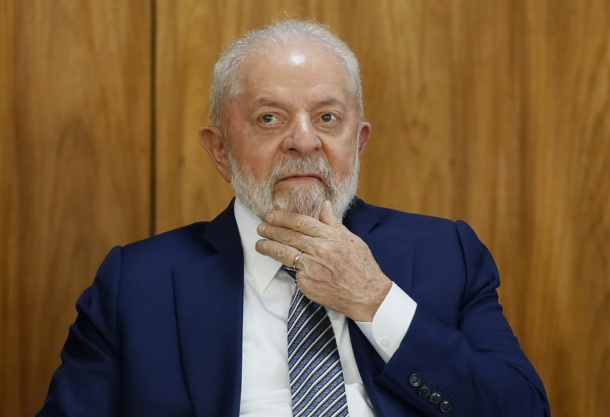 Duras críticas contra Lula