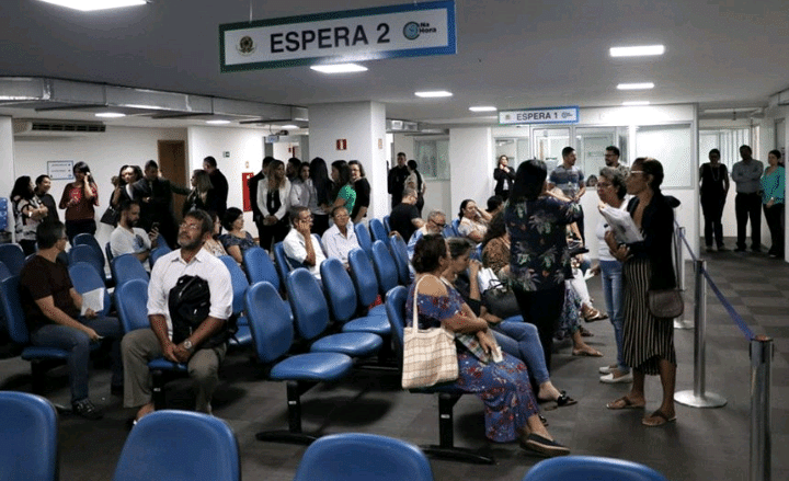 Anualmente o INSS implementa cada vez mais alternativas para amenizar o estresse dos beneficiários. (Fonte: Reprodução Google)