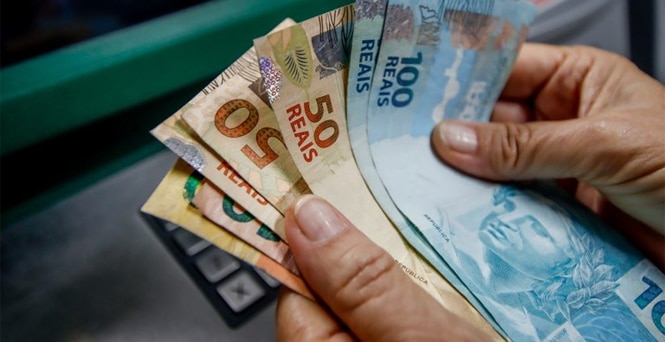 O valor extra de R$ 1.412,00 virá em uma ótima hora para diversos aposentados do INSS. (Fonte: Reprodução Google)