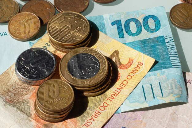 Quer saber as informações sobre o valor de R$ 702 no Pix? Então veja as informações a seguir! (Fonte: Reprodução Google)