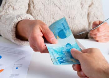 Redução nas taxas de empréstimos consignados aposentados e pensionistas