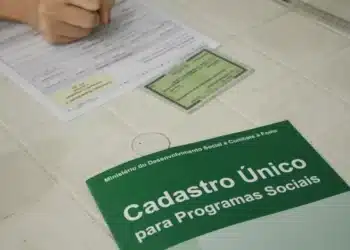 Descubra quais documentos levar no CRAS para atualizar seu cadastro no Bolsa Família!