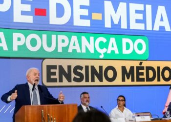 Descubra o Programa Pé de Meia, que oferece até R$ 9.200