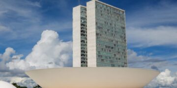 Discussão de vetos presidenciais e orçamento no Congresso