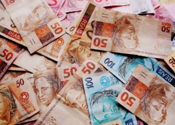 Descubra como calcular o salário de trabalho em meio período