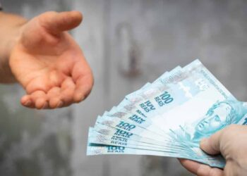 Governo paga vale reconstrução para famílias atingidas pelas chuvas em RS!