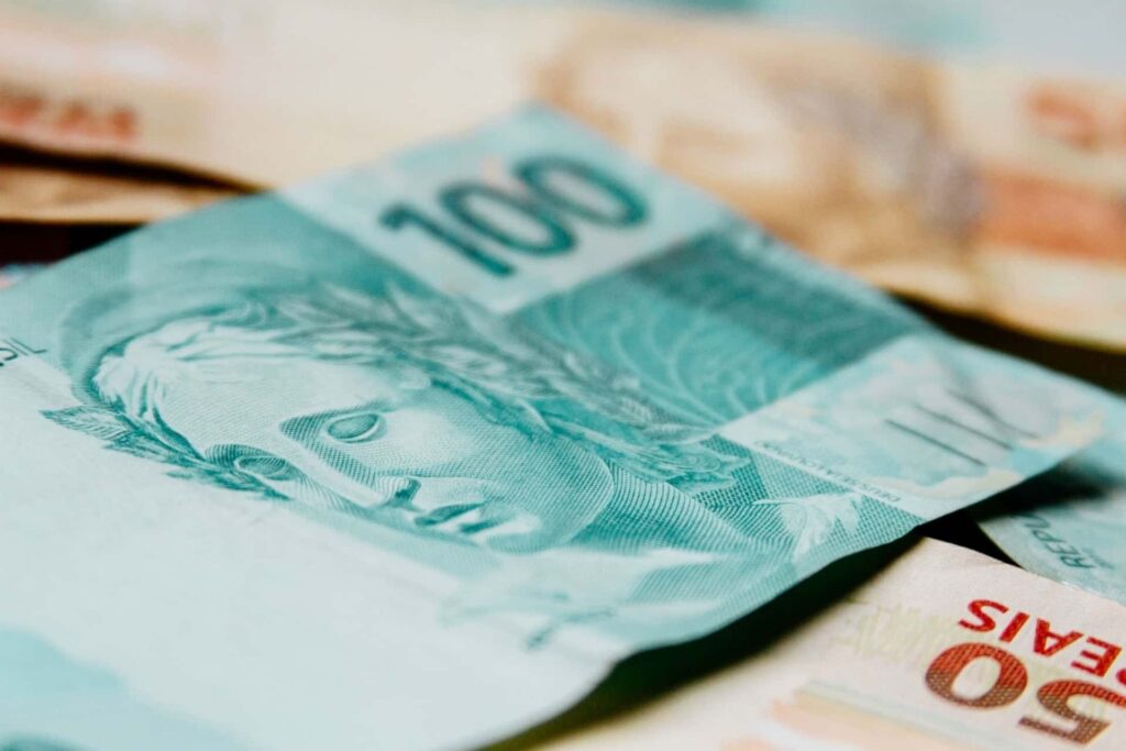 notas de cem reais