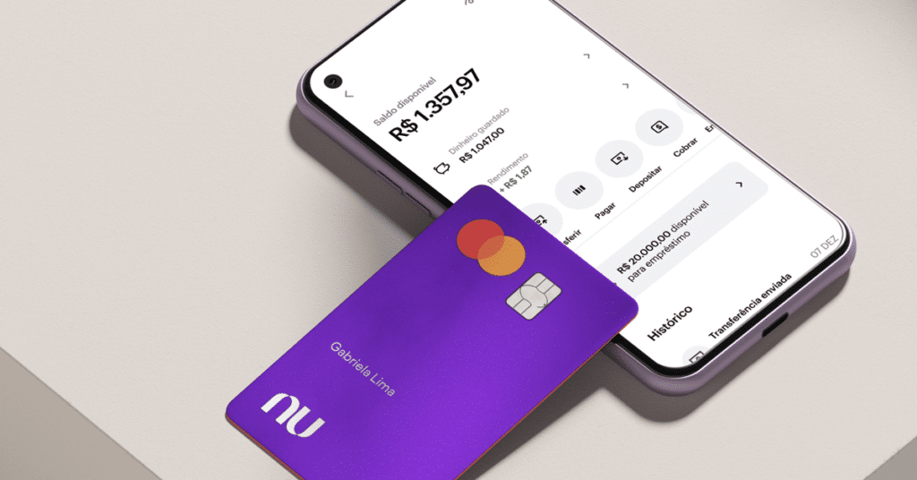 Cartão e aplitivo do Nubank. Banco liberou antecipação do FGTS