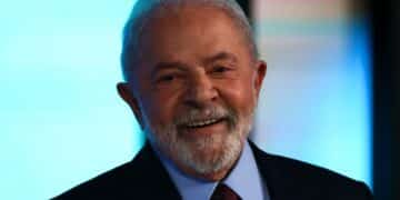 RIO DE JANEIRO, BRAZIL - SEPTEMBER 29: Candidate of Worker’s Party (PT) Luiz Inácio Lula Da Silva looks on during the third and final debate organized by Globo ahead of presidential elections on September 29, 2022 in Rio de Janeiro, Brazil. Brazilians face a crucial election which confronts political rivals former president Lula da Silva and incumbent Jair Bolsonaro. According to surveys, Lula leads the polls but is unclear if he will reach minimum percentage to win in a first round or a run-off will be needed. (Photo by Buda Mendes/Getty Images)