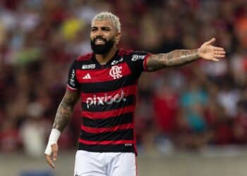 RIO DE JANEIRO, BRAZIL - MAY 01: Gabriel Barbosa of Flamengo reacts during the match between Flamengo and Amazonas FC as part of Copa do Brasil 2024 at Maracana Stadium on May 01, 2024 in Rio de Janeiro, Brazil. (Photo by Ruano Carneiro/Getty Images)