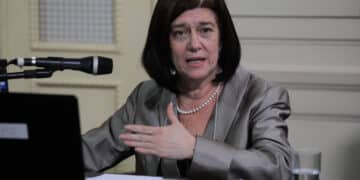 A diretora-geral da Agência Nacional do Petróleo, Gás Natural e Biocombustíveis (ANP), Magda Chambriard, é ouvida pela Comissão Parlamentar de Inquérito (CPI) da Assembleia Legislativa do Rio (Tânia Rêgo/Agência Brasil)