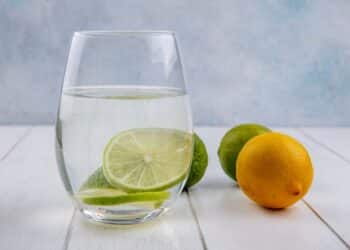 água com limão