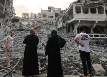 imagem de bombardeio em Gaza