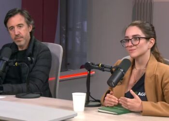 Felipe Ruiz e Louise Barsi no estúdio do G1 (Fonte: Reprodução/G1)