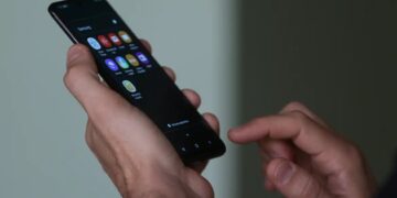 Imagem de um celular (Fonte: Reprodução/Agência Brasil)