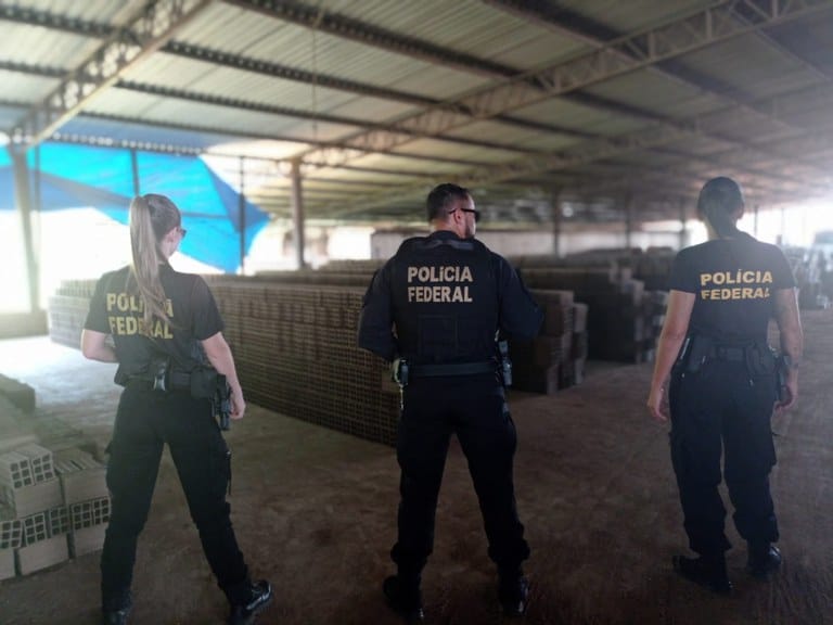 inagen da polícia federal desvendando o crime das eleições de 2022.