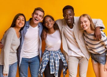 Encontre sua oportunidade de emprego ou estágio em 2024 com salários de até R$6,500