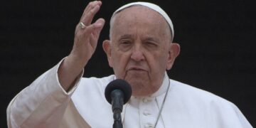 Declarações controversas do Papa Francisco sobre a comunidade LGBT+ geram debate (Fonte: IPA/ABACA via Reuters Connect)