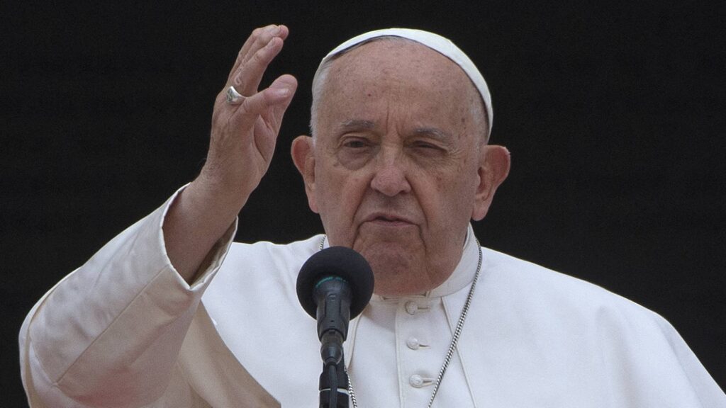 Declarações controversas do Papa Francisco sobre a comunidade LGBT+ geram debate (Fonte: IPA/ABACA via Reuters Connect)