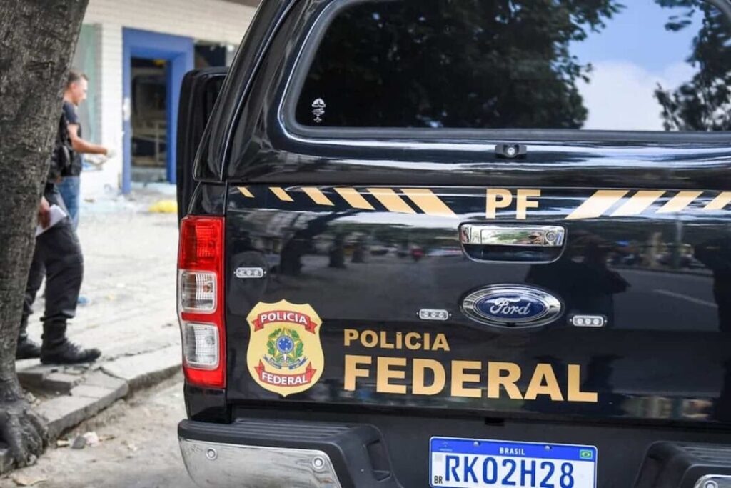 Investigação da PF por fraude na concesão de pensão por morte do INSS identifica 119 benefícios irregulares.