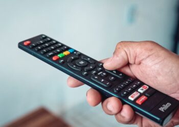 Acesso imediato a mais de 250 canais de TV Digital!