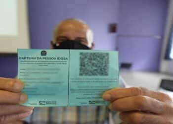 Gratuidade no transporte público para idosos de 60 a 64 anos