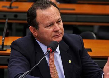 Aumentos salariais polêmicos de até 278%