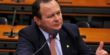 Aumentos salariais polêmicos de até 278%