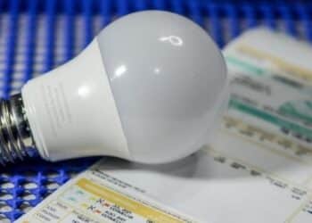 Benefício da Tarifa Social que oferece conta de luz e água grátis ou com descontos