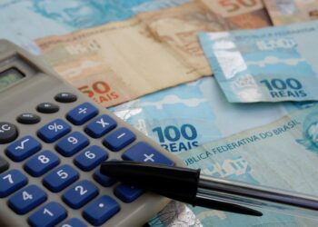 Receita Federal anuncia calendário para restituição do Imposto de Renda 2024