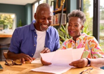 Entenda as novas regras para se aposentar aos 55 anos no Brasil