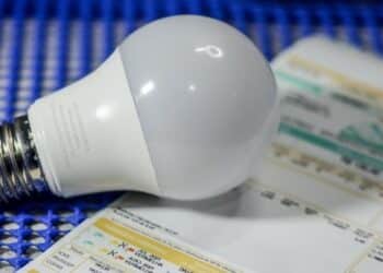 Conta de luz ficará de graça para idosos!