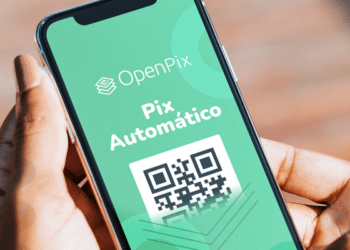 imagem de um celular com o pix automático na tela para falar do pagamentos instantâneos PIX