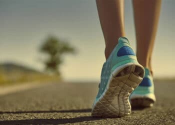 Benefícios de Caminhar 5 km Diariamente: O Que Acontece? (Fonte: Fitmoda)