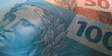 imagem de dinheiro para falar do salário mínimo para 2025