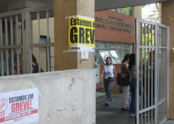 Greve Universitária: Governo Apresenta Nova Proposta, Mas Professores Seguem Incertos (Fonte: Agência Brasil)