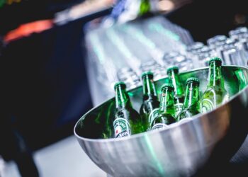 Heineken na berlinda: mudanças na fórmula da cerveja geram POLÊMICA! (Fonte: Pixabay)