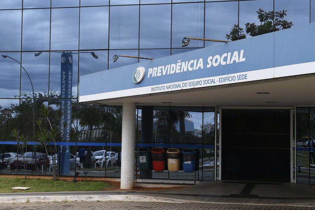 INSS: A Instituição Mais Processada do País! Descubra os Problemas e Como Resolver!