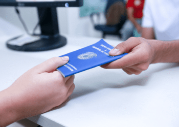 Descubra os motivos pelos quais o INSS indefere benefícios e aprenda a contornar essa situação desafiadora.