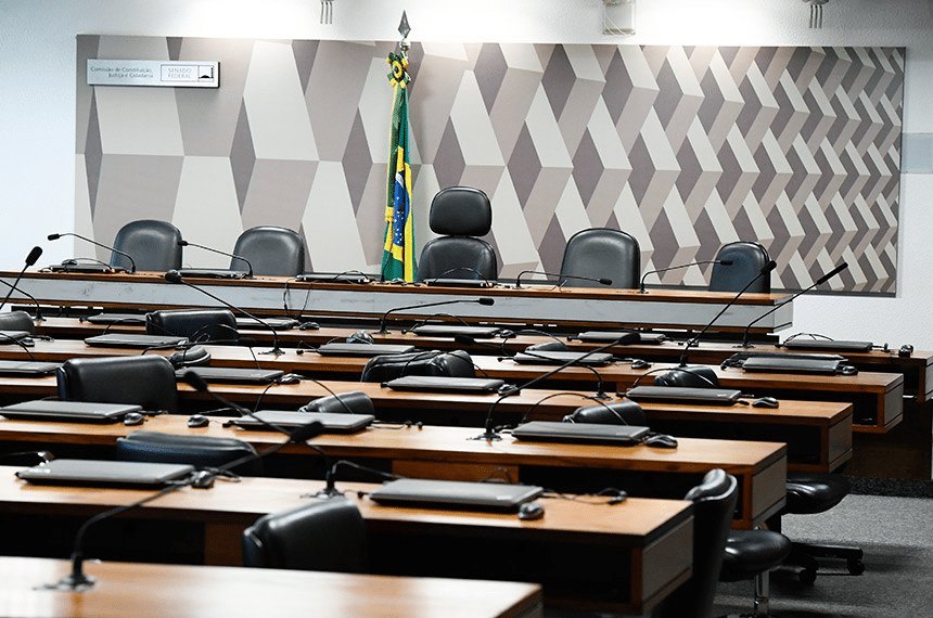 Acaba de sair: comissão do Senado aprova suspensão dos consignados - Veja quem se beneficia