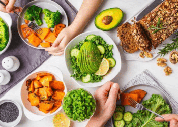 Aprenda como controlar a pressão arterial através de uma dieta saudável. Descubra os alimentos recomendados para hipertensos!