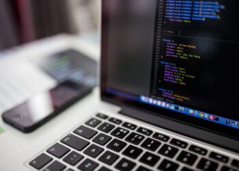 Incentivo à Programação Entre Meninas: Desafios e Conquistas (Fonte: Pixabay)