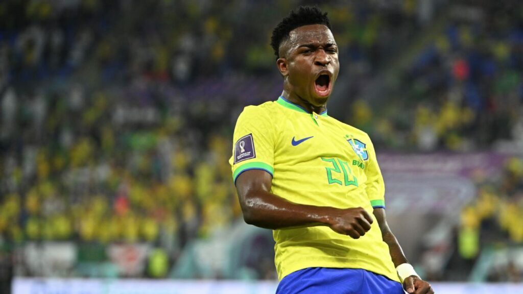 imagem de Vinicius Junior com a camisa da seleção brasileira