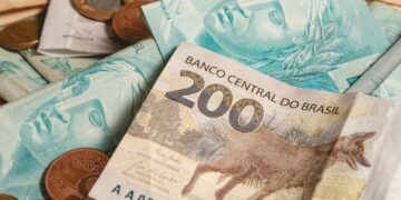 imagem do dinheiro brasileiro para falar da desvinculação do salário mínimo
