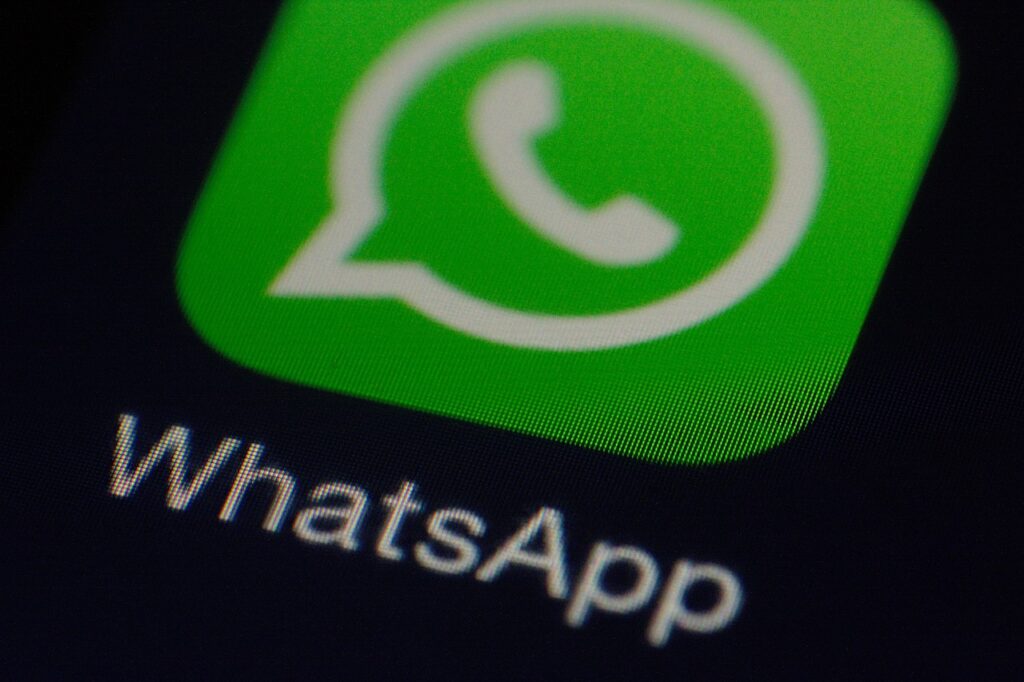 WhatsApp Beta Introduz Recurso Inovador de Sugerir Figurinhas Baseado em Emojis (Fonte: Pixabay)