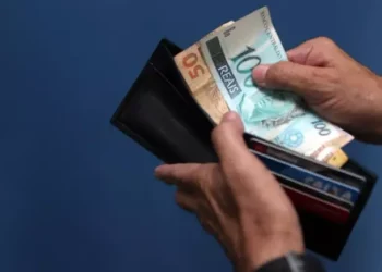 Pagamento abono salarial. (Fonte: Estadão).