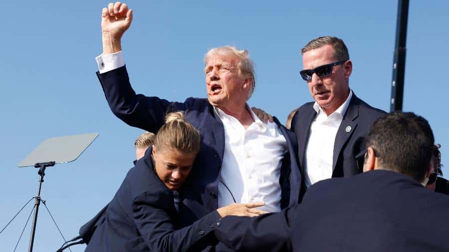 Policial sobe em telhado e encontra atirador antes de atentado contra Trump, revela xerife (Fonte: Getty Images)