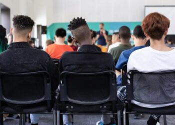 Alunos em sala de aula (Fonte: Reprodução/Unsplash)